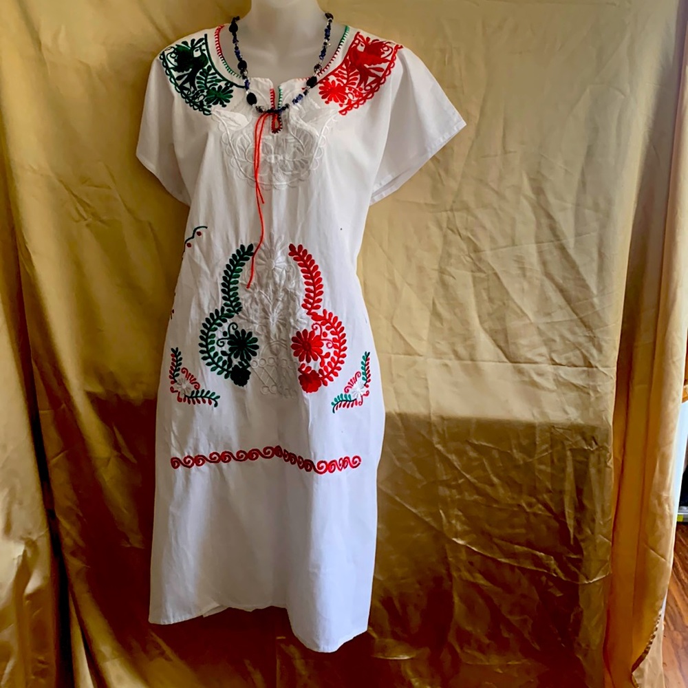 White artesanal dress